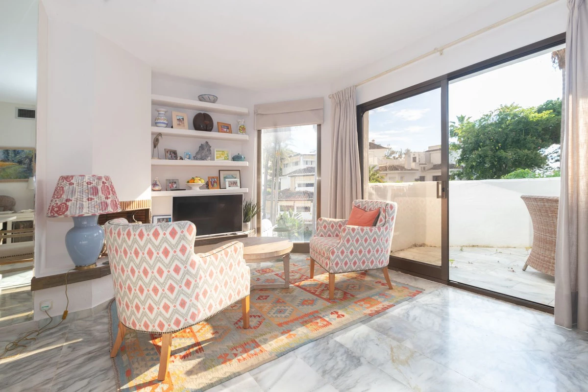 2-5bd7b9d04b45e33852eaf0ec6670150d