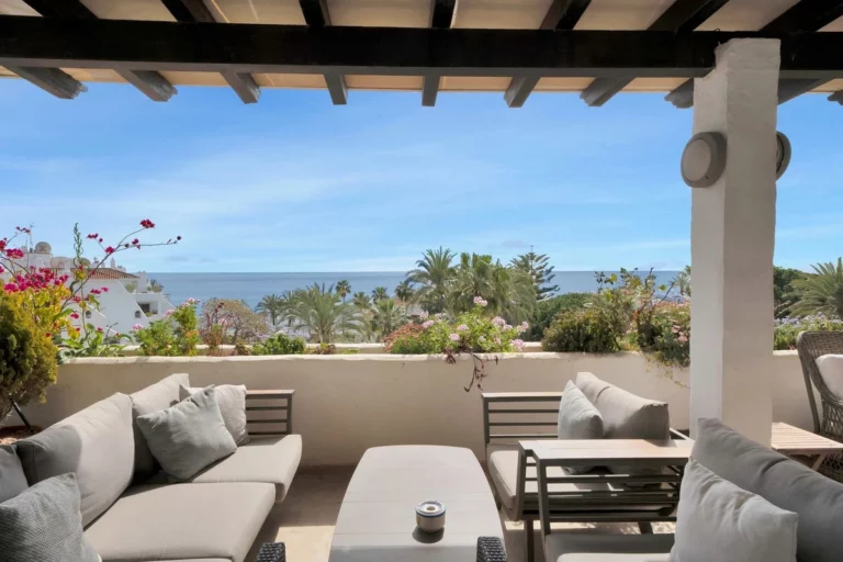 R4747999 | Penthouse in Marbella – € 4,700,000 – 3 beds, 2 baths