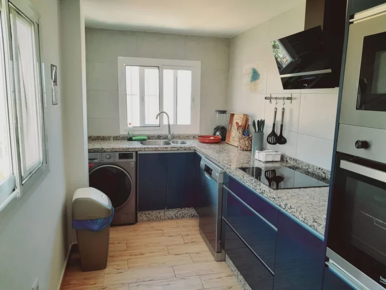 R5250130 | Detached Villa in Marbella – € 420,000 – 3 beds, 1 baths