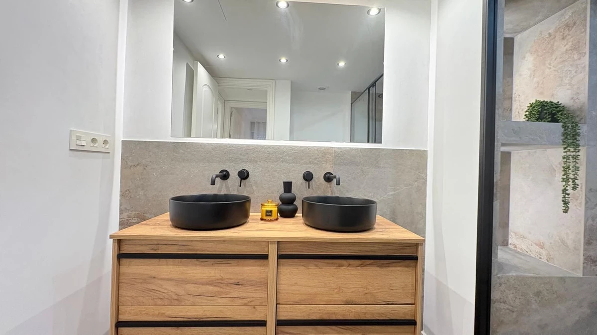 8-e64a9055bba3e77ac8aca3b893cdf826