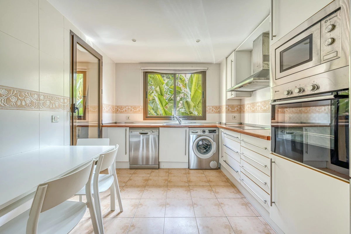 7-aa4cc561180b369757c0bb4af9886cd3