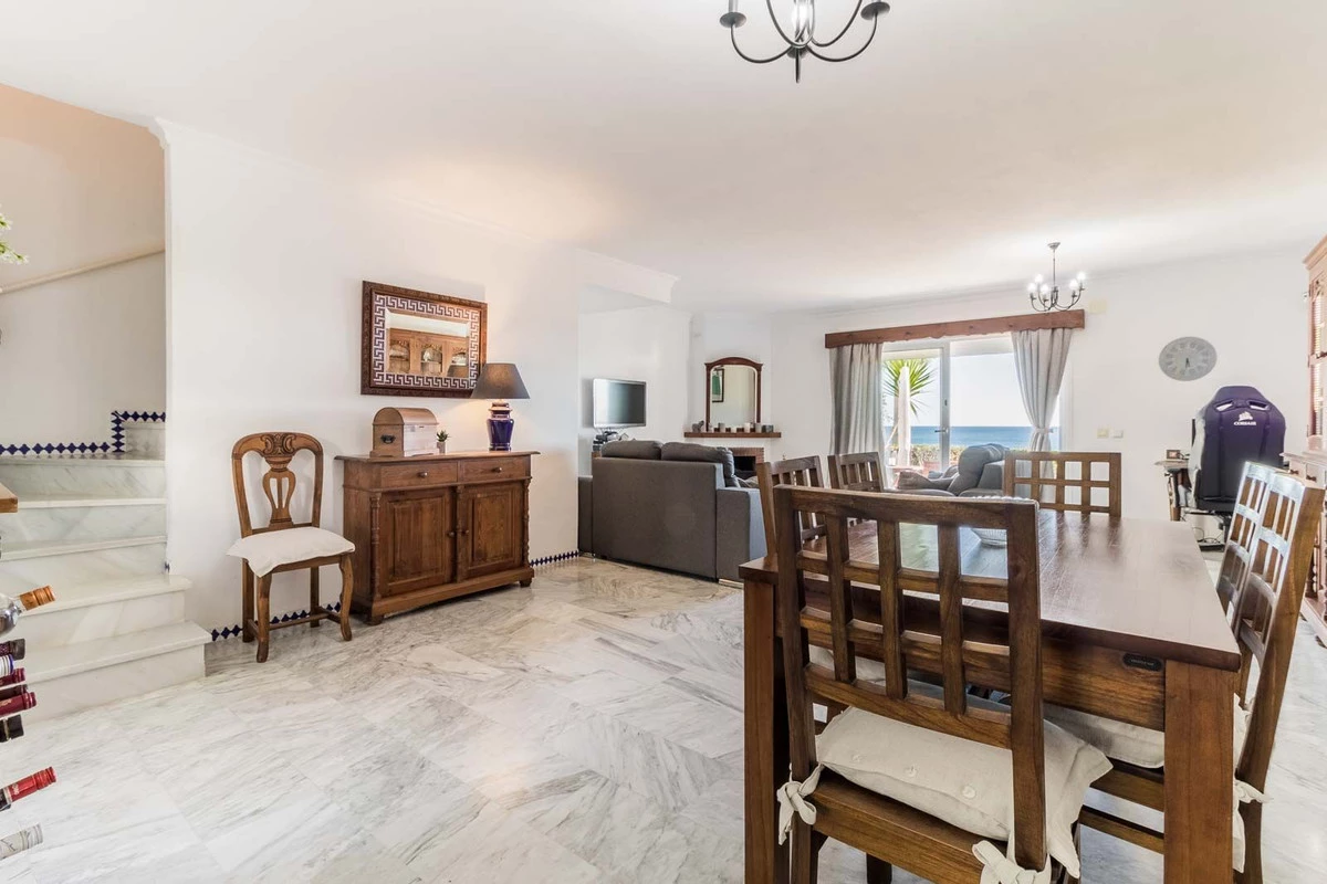 7-aa4cc561180b369757c0bb4af9886cd3