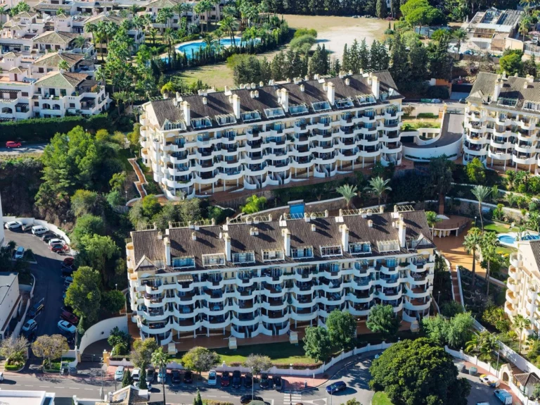 1-7980e48d732b6fc85c14b43b94d2aa54