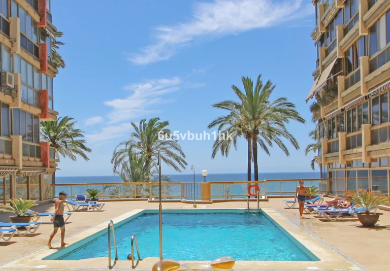 R4938559 | Middle Floor Apartment in Marbella – € 430,000 – 2 beds, 1 baths