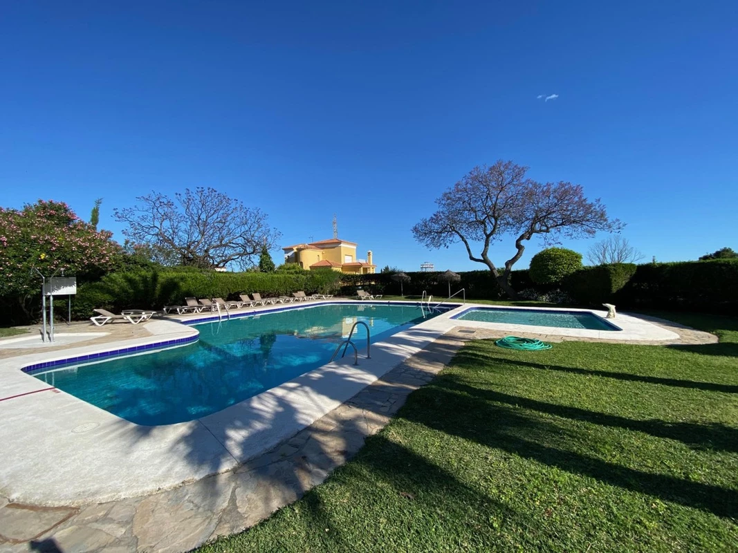 2-5bd7b9d04b45e33852eaf0ec6670150d