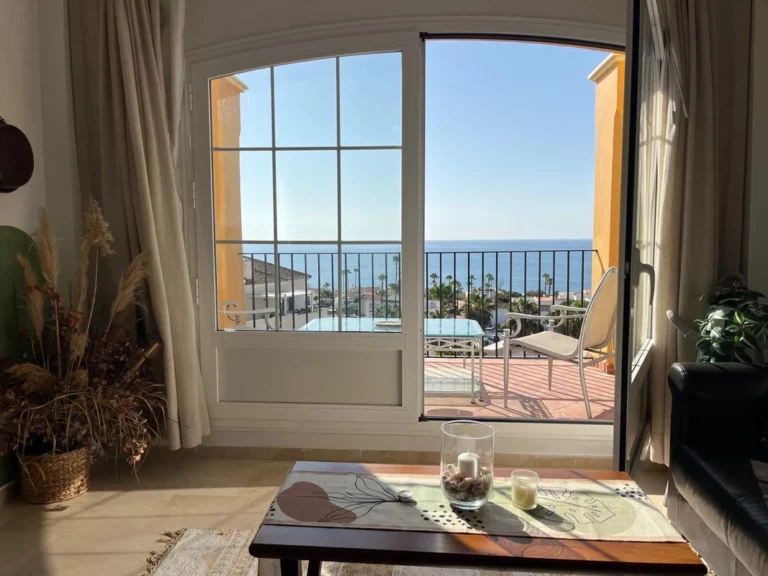 R5106625 | Penthouse in Manilva – € 310,000 – 2 beds, 2 baths