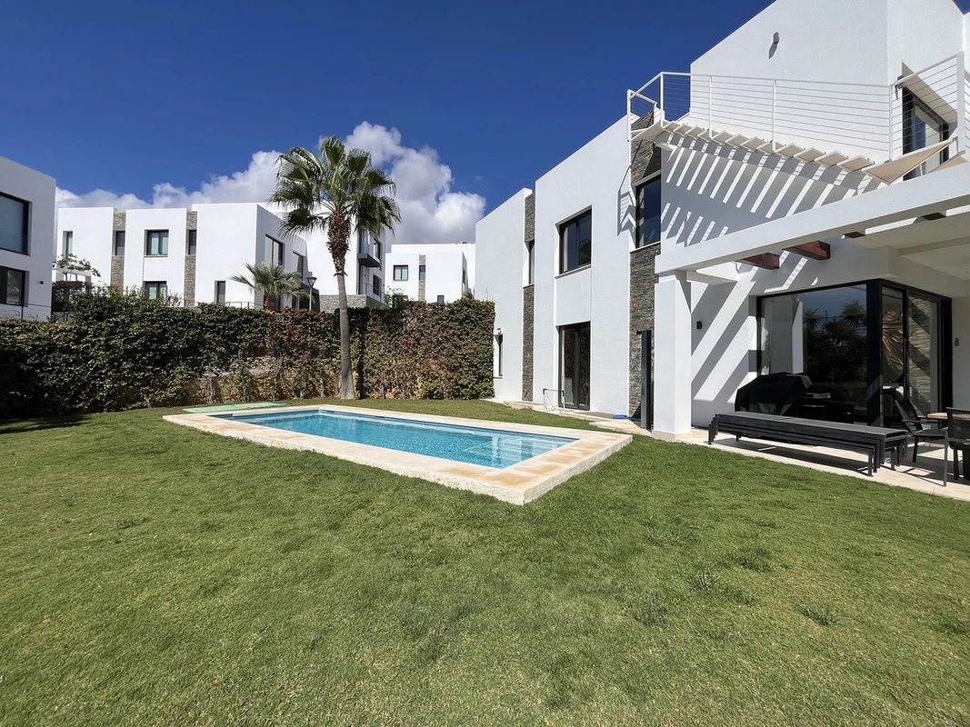 2-5bd7b9d04b45e33852eaf0ec6670150d