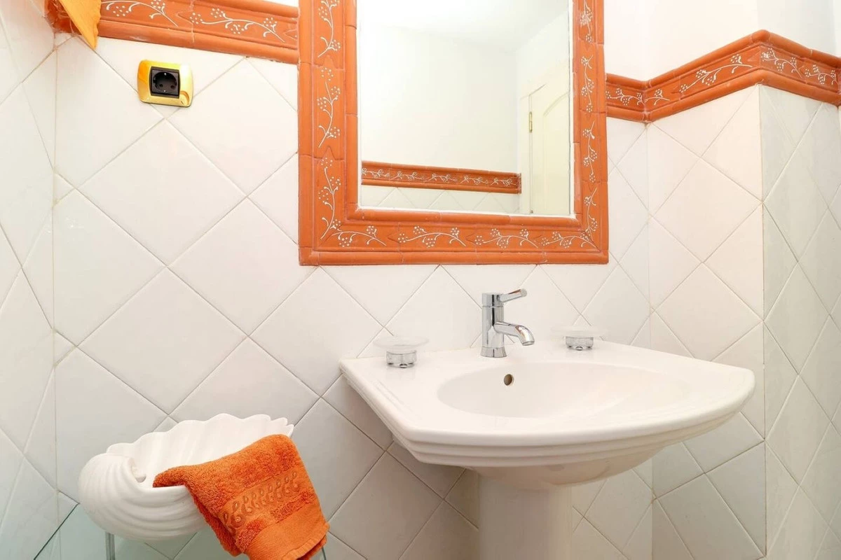 7-aa4cc561180b369757c0bb4af9886cd3