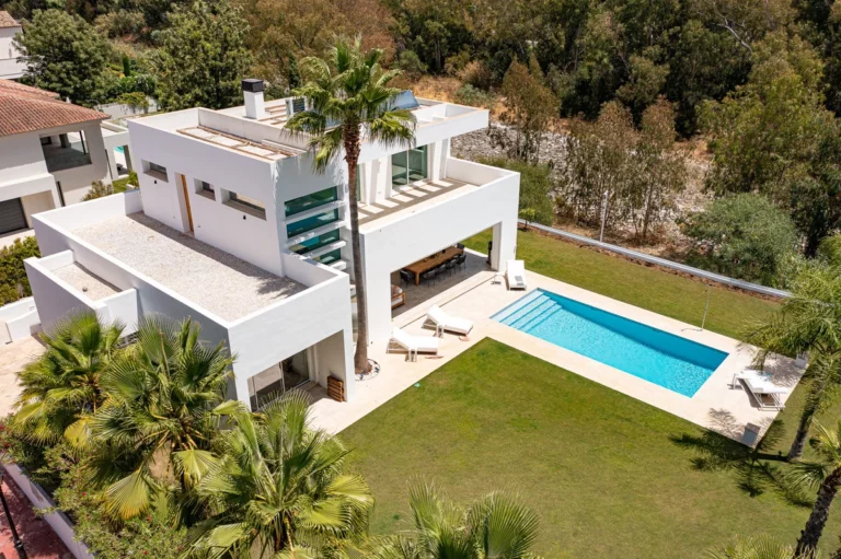 R5039713 | Detached Villa in Guadalmina Baja – € 2,650,000 – 4 beds, 4.5 baths