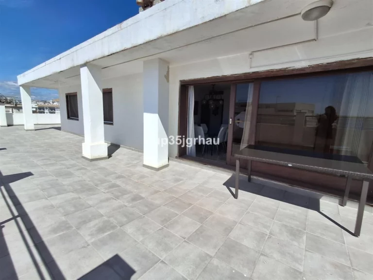 R5034667 | Penthouse in Estepona – € 1,429,900 – 4 beds, 2 baths