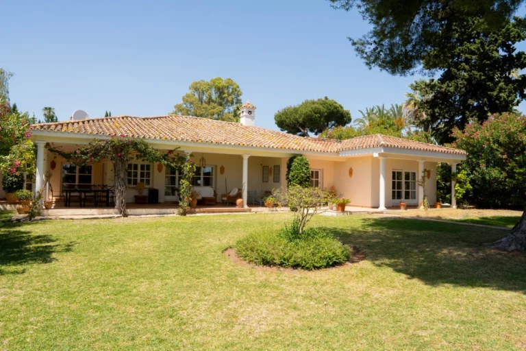 R5195674 | Detached Villa in El Paraiso – € 1,550,000 – 4 beds, 4.5 baths