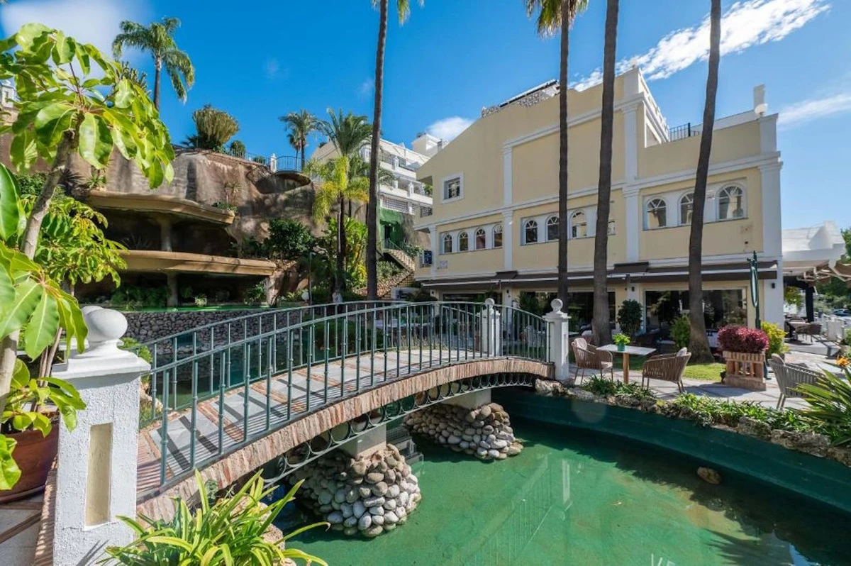 1-7980e48d732b6fc85c14b43b94d2aa54