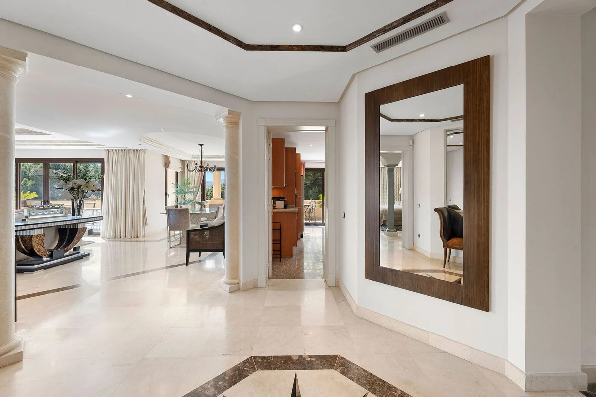 2-5bd7b9d04b45e33852eaf0ec6670150d