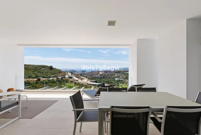 R5167732 | Middle Floor Apartment in Casares Playa – € 449,000 – 2 beds, 2 baths