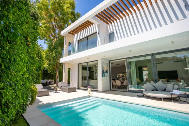 R5174350 | Detached Villa in Estepona – € 1,799,000 – 4 beds, 5 baths