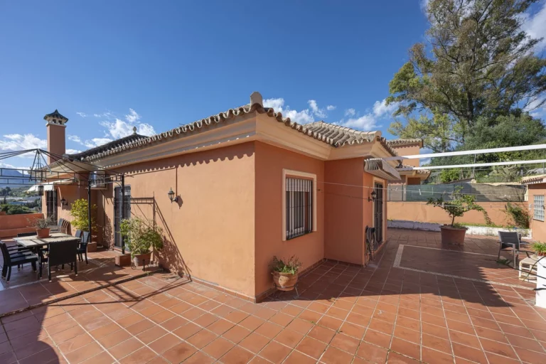 R5006041 | Detached Villa in San Pedro de Alcántara – € 637,000 – 4 beds, 3 baths