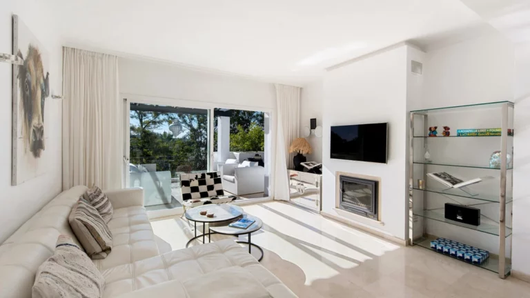 R5229328 | Penthouse in Nueva Andalucía – € 895,000 – 2 beds, 2.5 baths