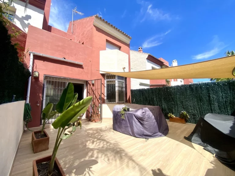 R5139736 | Townhouse in Estepona – € 555,000 – 3 beds, 2 baths