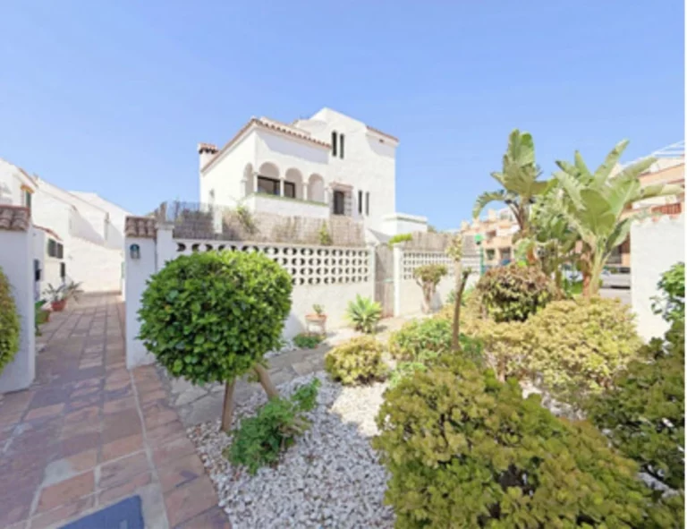 1-7980e48d732b6fc85c14b43b94d2aa54