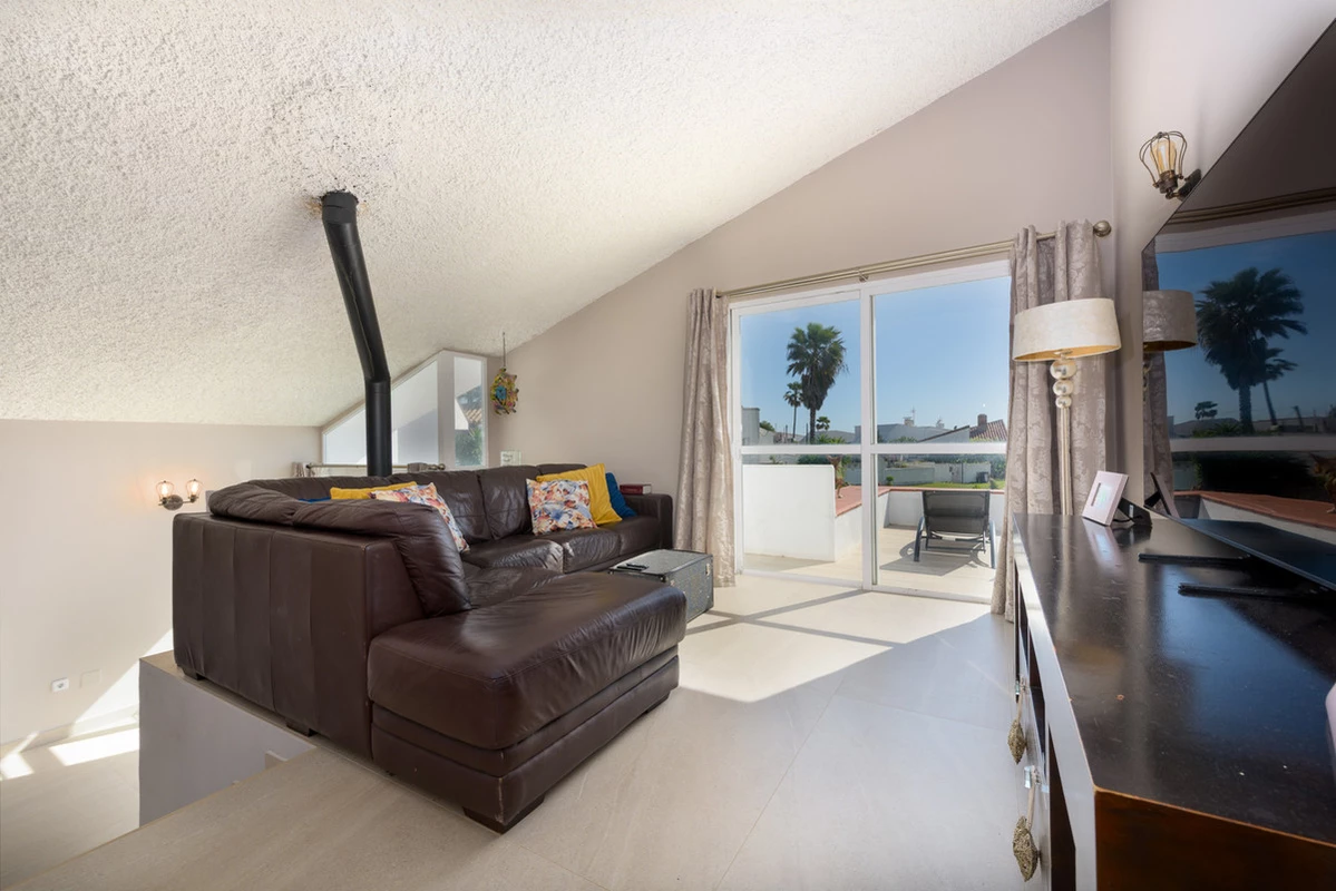 8-e64a9055bba3e77ac8aca3b893cdf826