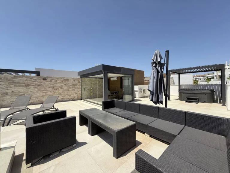 R5118937 | Penthouse in Cabopino – € 918,000 – 3 beds, 2 baths