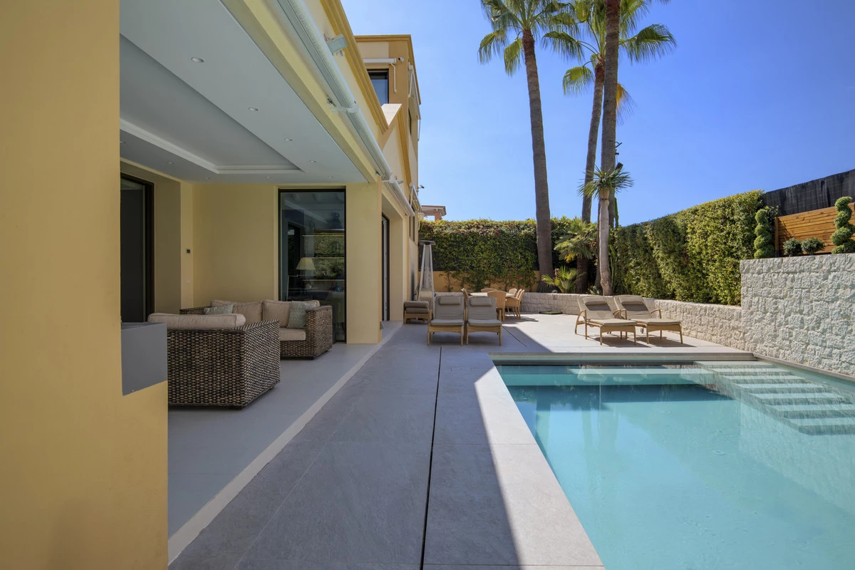 2-5bd7b9d04b45e33852eaf0ec6670150d