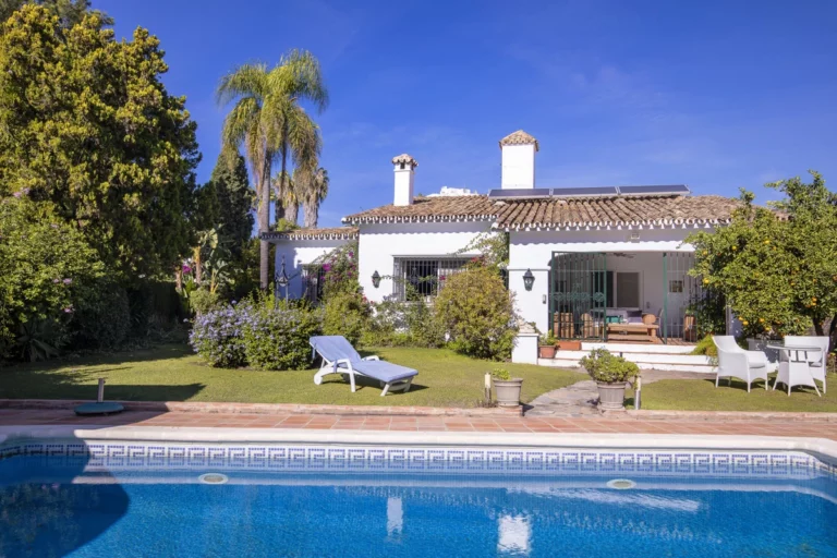 R4559095 | Detached Villa in Guadalmina Alta – € 2,495,000 – 4 beds, 4.5 baths