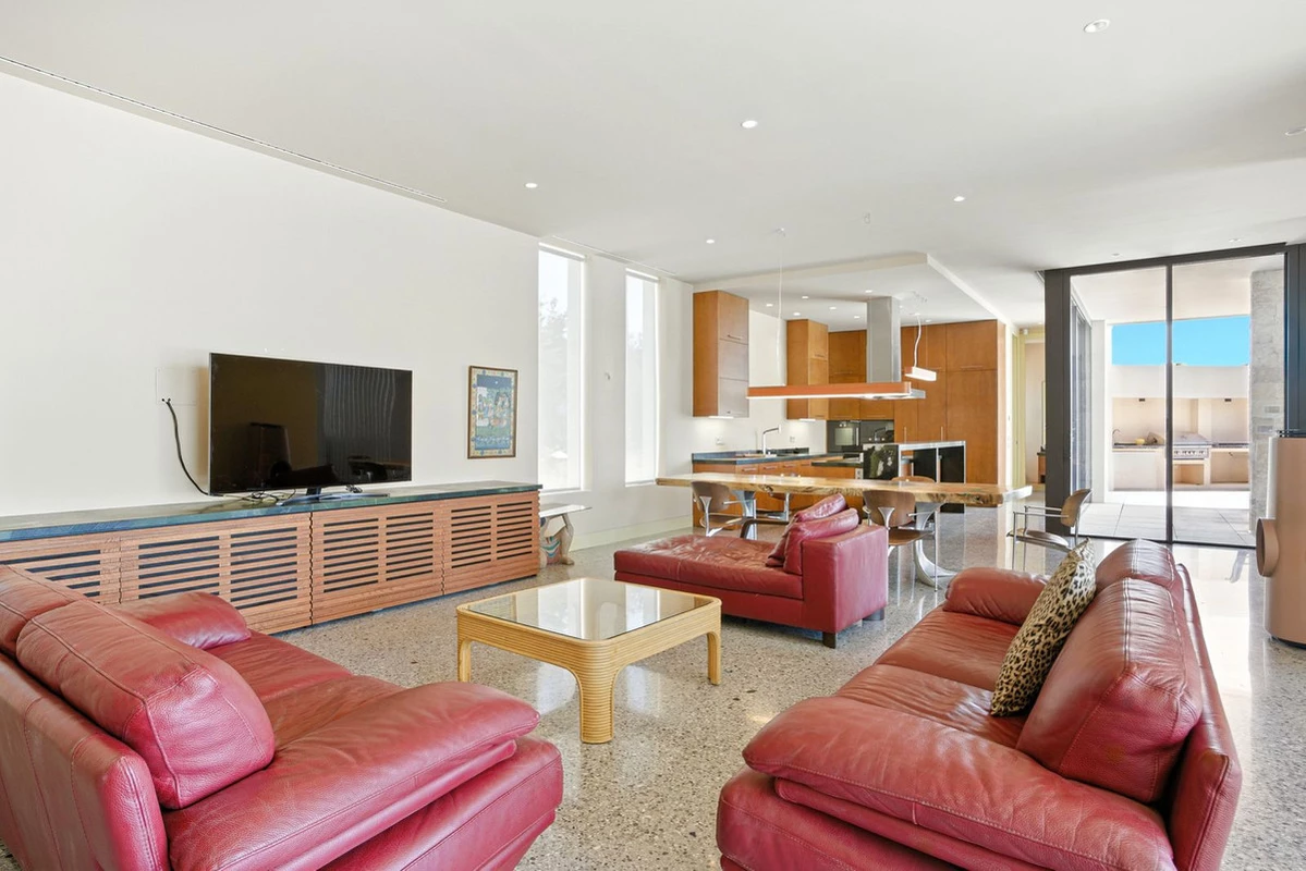 8-e64a9055bba3e77ac8aca3b893cdf826