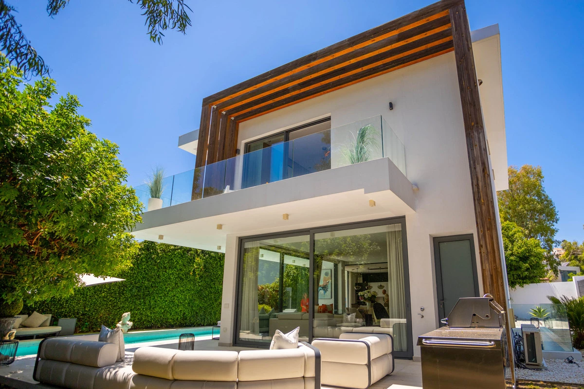 2-5bd7b9d04b45e33852eaf0ec6670150d