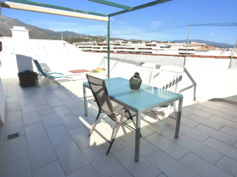 R5192059 | Penthouse Duplex in Estepona – € 530,000 – 3 beds, 2 baths