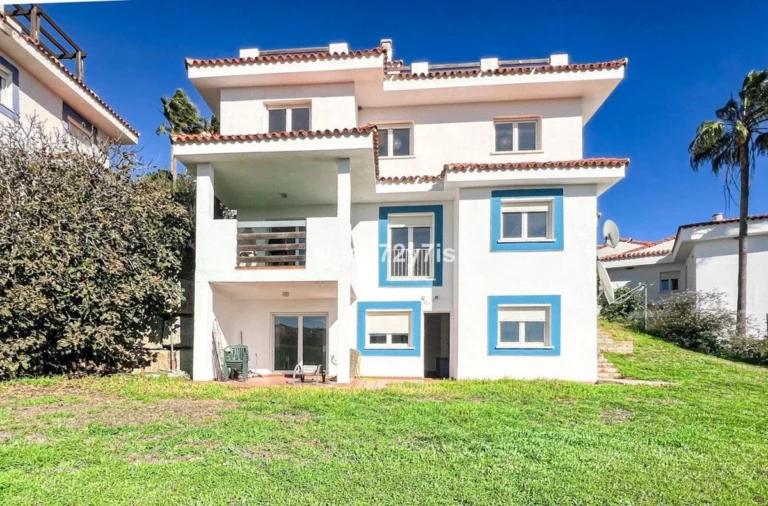 R5245648 | Detached Villa in Manilva – € 595,000 – 5 beds, 4 baths