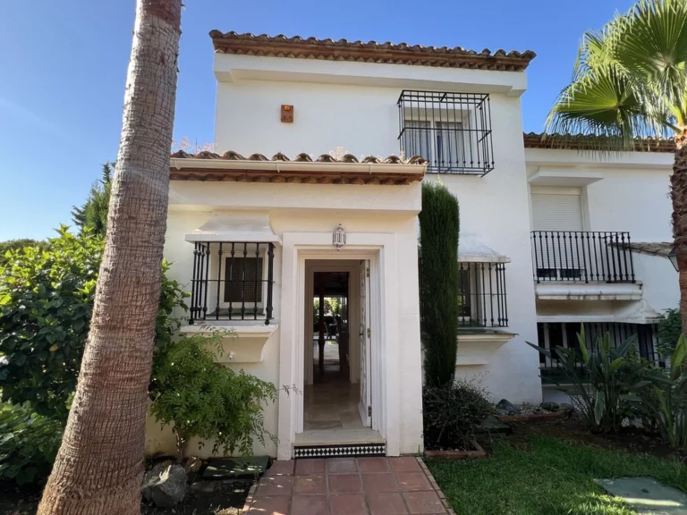 R5063821 | Townhouse in El Paraiso – € 595,000 – 3 beds, 2 baths