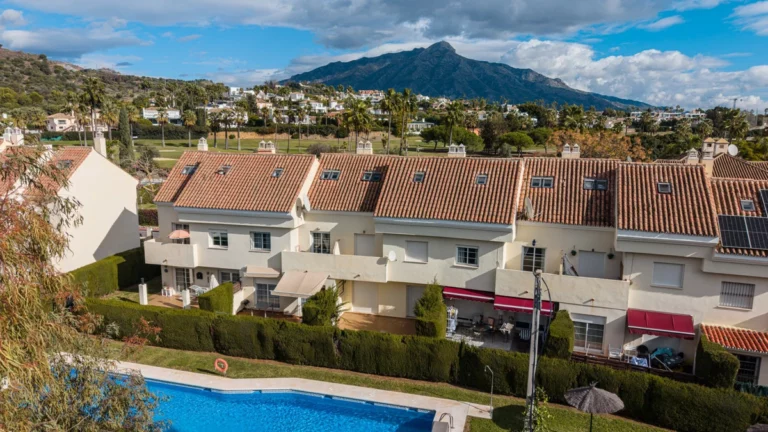 R5222602 | Townhouse in Nueva Andalucía – € 562,000 – 3 beds, 3 baths