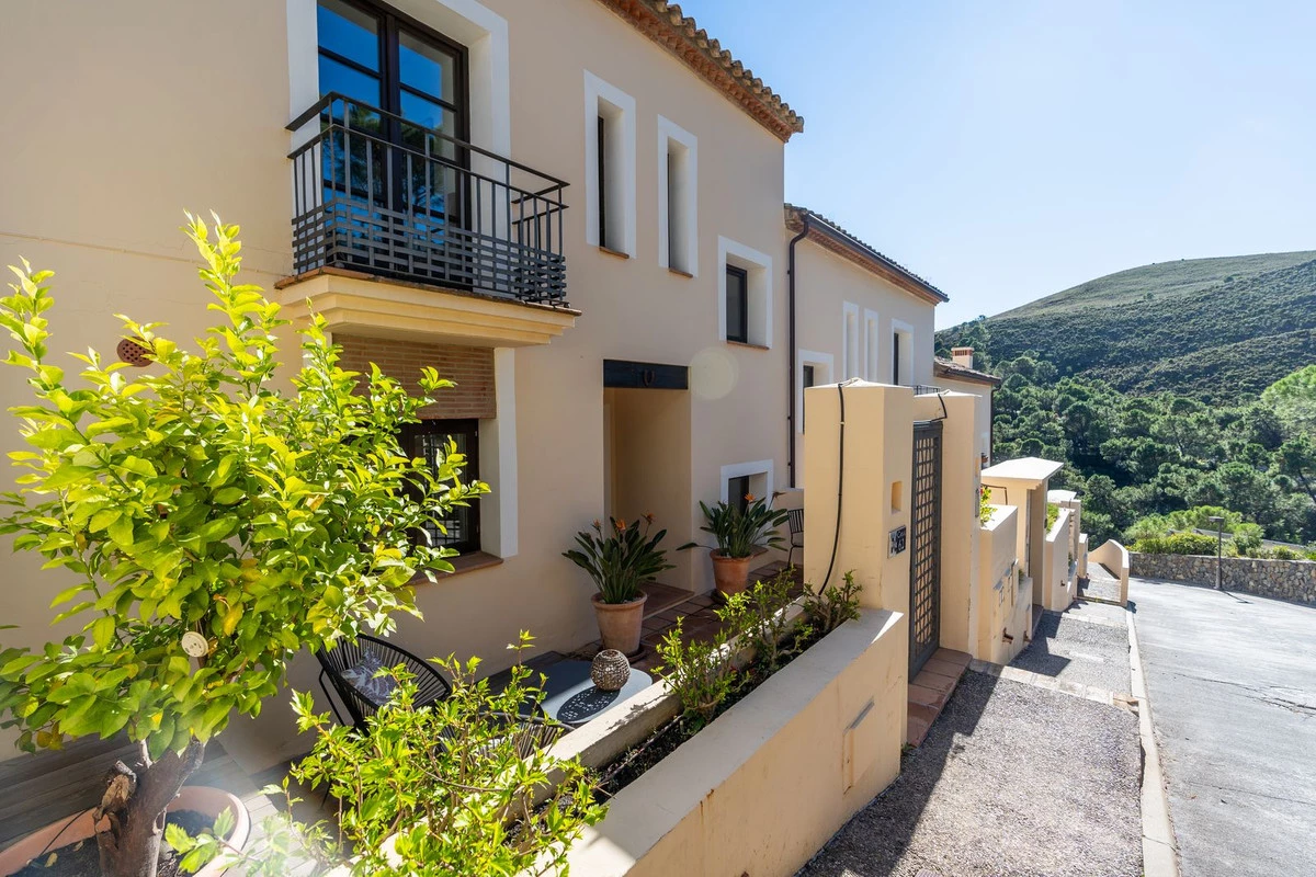 9-467d0cee5b725f3ef65f102a0c2e69c0