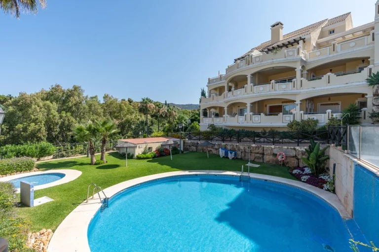 R4926163 | Ground Floor Apartment in Elviria – € 495,000 – 2 beds, 2.5 baths