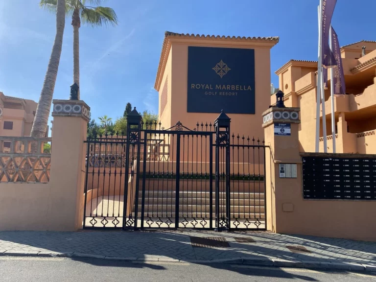 R5230423 | Middle Floor Apartment in El Paraiso – € 260,000 – 1 beds, 1 baths