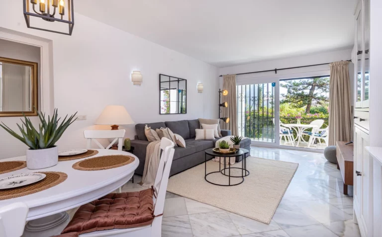 R5125054 | Ground Floor Apartment in El Paraiso – € 315,000 – 2 beds, 2 baths