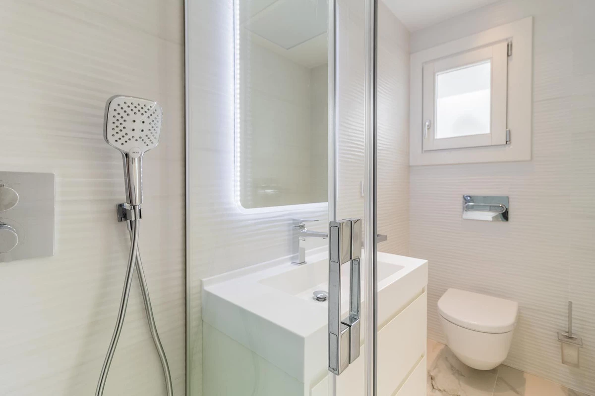 8-e64a9055bba3e77ac8aca3b893cdf826