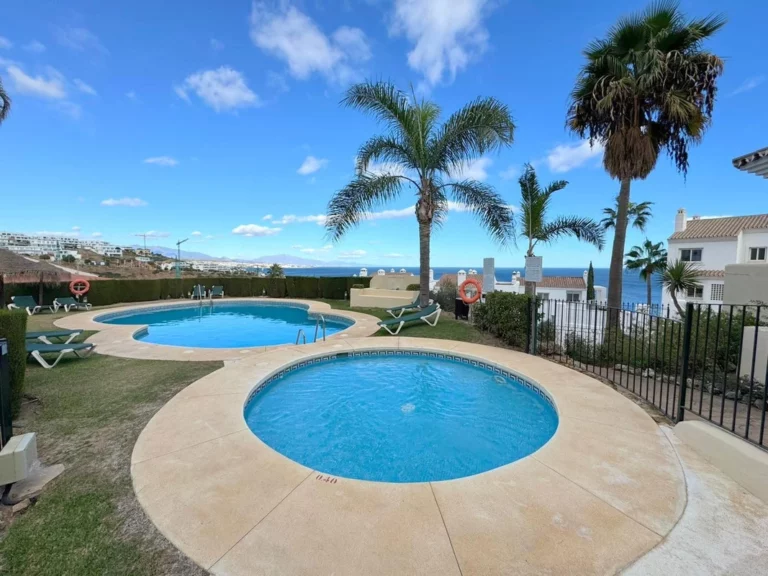 R5210611 | Ground Floor Apartment in Casares Playa – € 275,000 – 1 beds, 1 baths