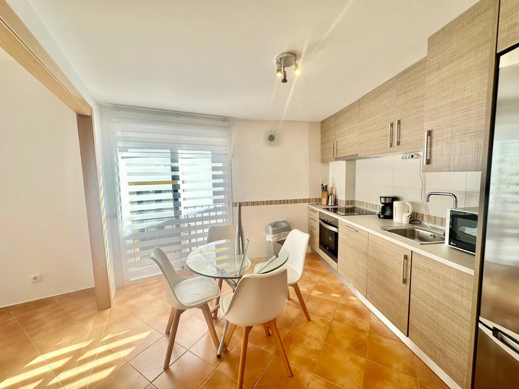 2-5bd7b9d04b45e33852eaf0ec6670150d