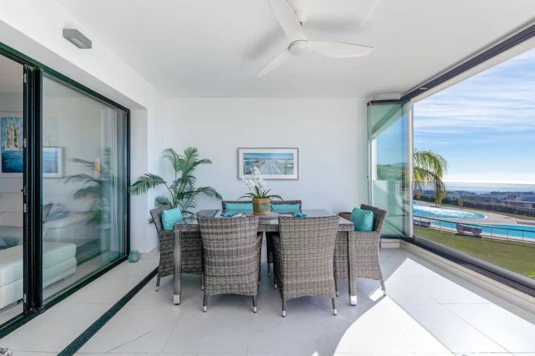 R5229001 | Middle Floor Apartment in Estepona – € 975,000 – 4 beds, 3 baths