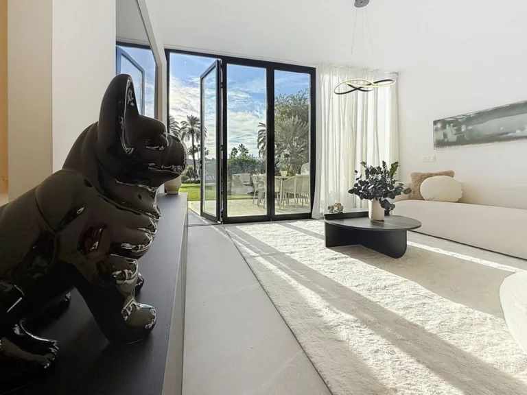 R5215654 | Townhouse in Nueva Andalucía – € 1,499,000 – 4 beds, 3.5 baths