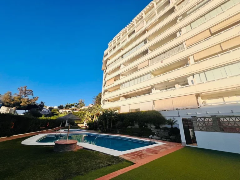 R5236585 | Middle Floor Apartment in Marbella – € 420,000 – 3 beds, 2 baths