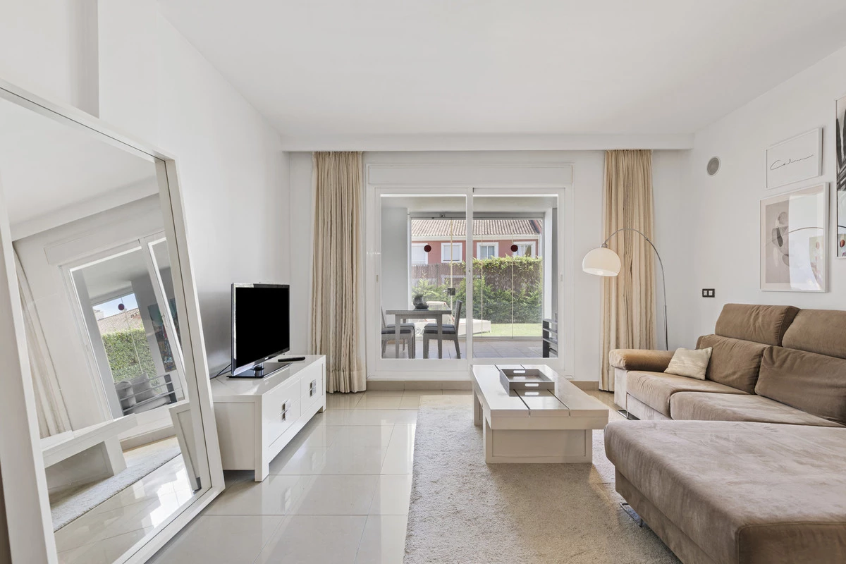 2-5bd7b9d04b45e33852eaf0ec6670150d