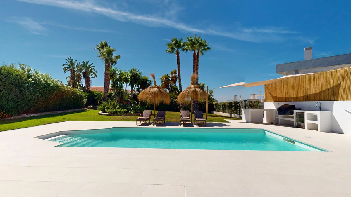 2-5bd7b9d04b45e33852eaf0ec6670150d