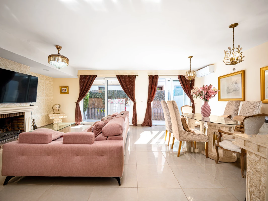 2-5bd7b9d04b45e33852eaf0ec6670150d