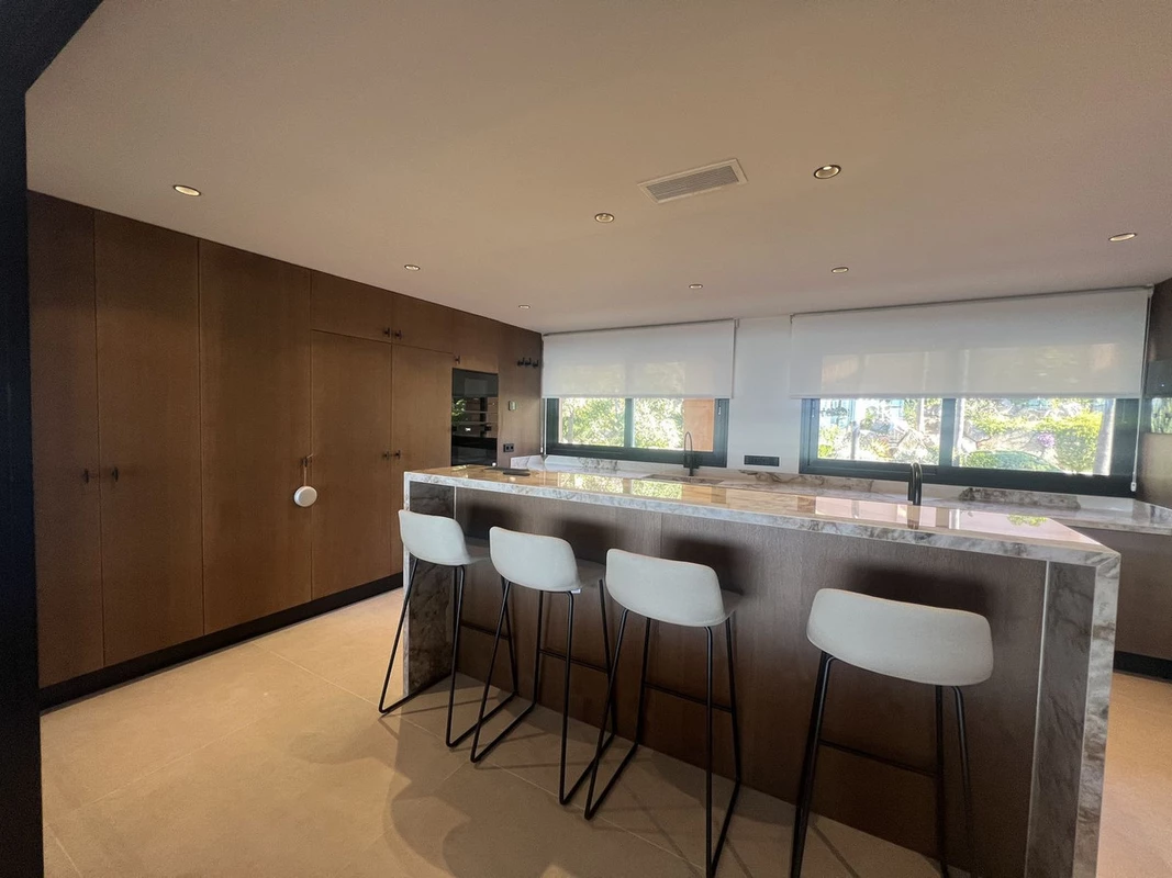 8-e64a9055bba3e77ac8aca3b893cdf826