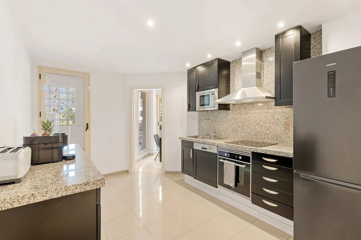 8-e64a9055bba3e77ac8aca3b893cdf826