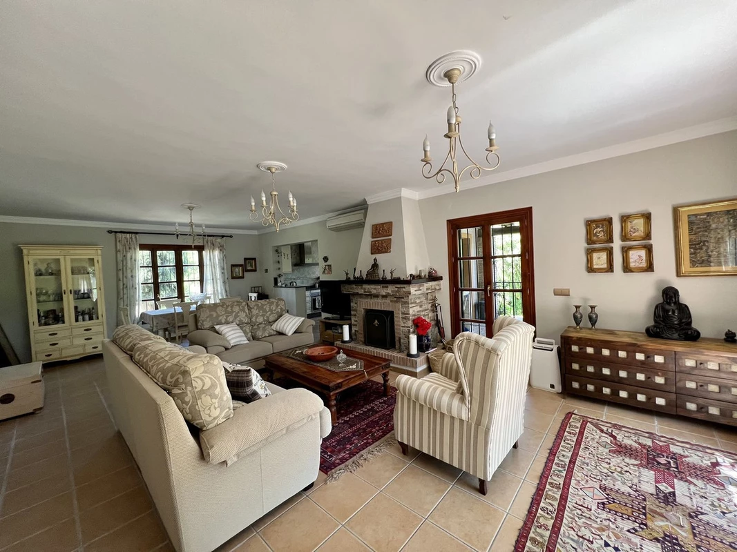 7-aa4cc561180b369757c0bb4af9886cd3