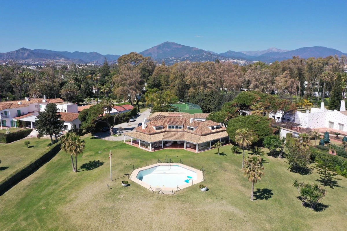 2-5bd7b9d04b45e33852eaf0ec6670150d